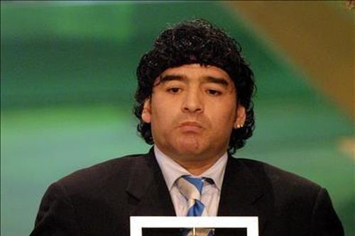Huyền thoại bóng đá Diego Maradona qua đời