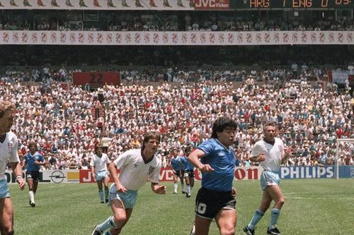 Trang sử qua ảnh về 'Cậu bé vàng' Diego Maradona