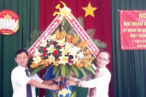 Đưa đảng viên ở chi bộ cơ quan cấp xã về sinh hoạt tại khu dân cư