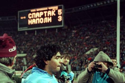 Nhớ mãi lần được trực tiếp xem Maradona thi đấu giữa trời tuyết Matxcơva