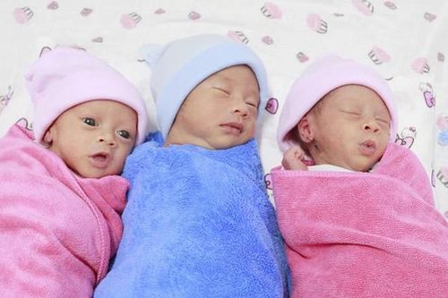 Liên tiếp hai trường hợp tam thai tự nhiên hiếm gặp