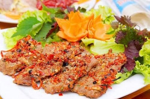 Cuối tuần vào bếp làm bắp bò nướng muối ớt thơm lừng
