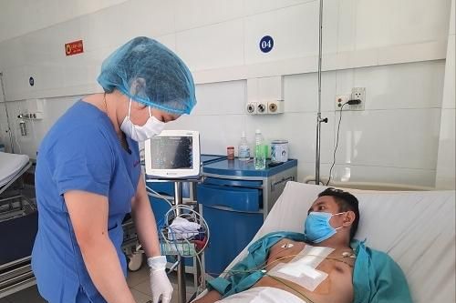 8 giờ cứu bệnh nhân đau tim nguy kịch