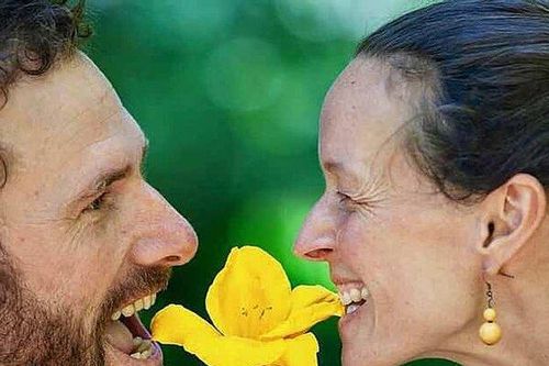 Cặp đôi vào rừng sống đời săn bắt hái lượm như thời tiền sử