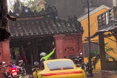 Truy tìm đoàn xe ô tô, mô tô ngang nhiên vào phố cổ Hội An