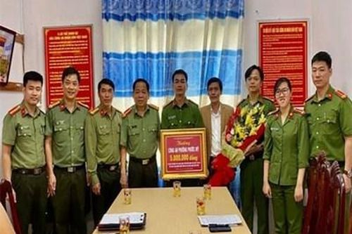 Dùng CMND giả đăng kí cho 2 người Trung Quốc lưu trú trái phép