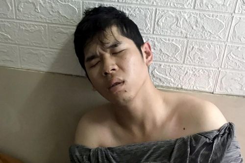 Dùng lựu đạn giả cướp ngân hàng