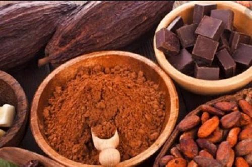 Giá ca cao giảm mạnh do xung đột về giá trong khi cao su tăng