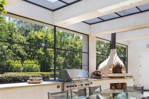 Cận cảnh siêu biệt thự hơn 2.000 tỷ của MC nổi tiếng đang rao bán