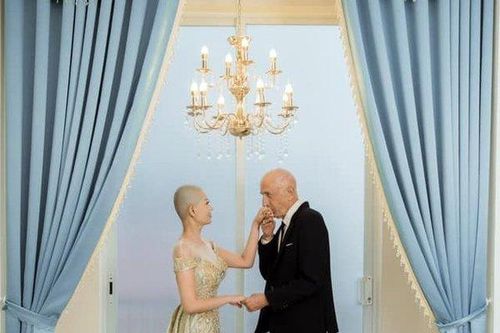 Sự thật xúc động sau bộ ảnh cưới trọc đầu của một cặp đôi