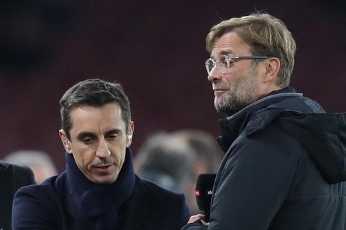 Bị huyền thoại M.U xỉa xói, HLV Liverpool lập tức 'phản pháo'