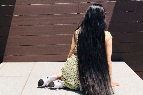 'Rapunzel' Nhật Bản không cắt tóc trong 15 năm
