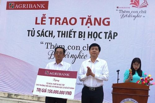 'Thêm con chữ, bớt đói nghèo': Chương trình tài trợ cho giáo dục nhân văn