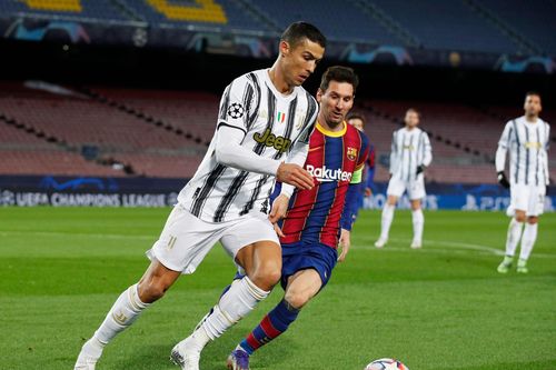 Messi bất lực trong ngày Ronaldo tỏa sáng