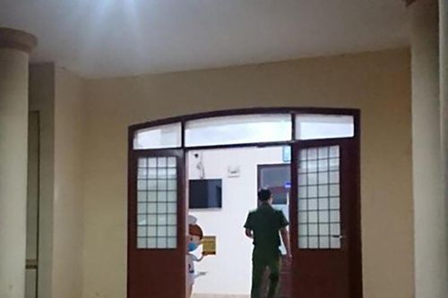 Công an Đắk Lắk khám xét nơi làm việc cán bộ Sở Y tế