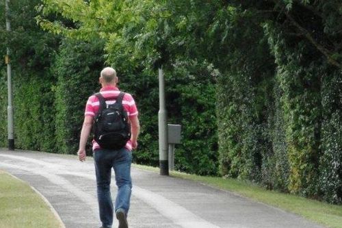 Cãi nhau với vợ, người đàn ông đi bộ 420 km để xả stress