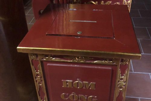 Nhóm thiếu niên lêu lổng gây 12 vụ trộm tiền hòm công đức ở Nghệ An