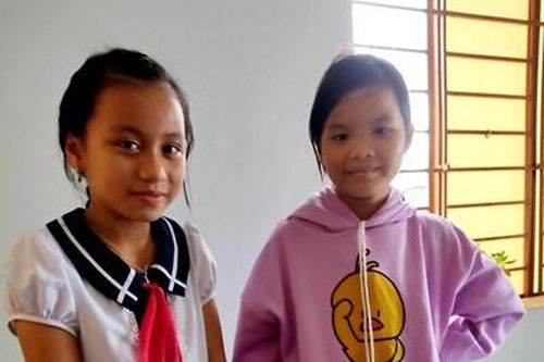Hai học sinh không tham của rơi