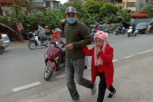 Hà Nội yêu cầu các trường triển khai giải pháp chống rét cho học sinh