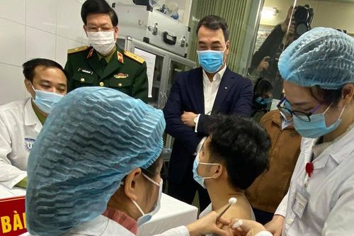 Việt Nam tự cường trong 'cuộc đua' vaccine COVID-19