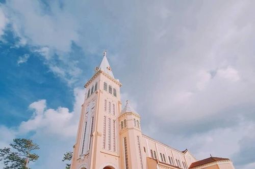 Du lịch Đà Lạt dịp Giáng sinh, đừng quên ghé những nhà thờ view cực đẹp