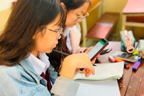 Không bắt buộc học sinh mua điện thoại di động phục vụ học tập trên lớp