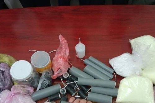 Nhóm học sinh lên mạng mua hóa chất chế tạo pháo sử dụng