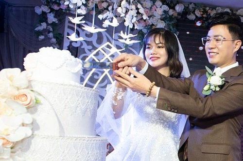 MC nức tiếng lần đầu tiết lộ về đám cưới bí mật với vợ kém 10 tuổi