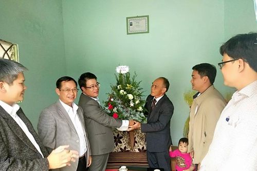 Đức Trọng thăm các cơ sở tôn giáo nhân dịp Giáng sinh