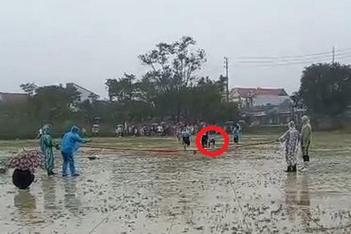 Học sinh thi đấu thể thao dưới trời mưa rét, Trưởng phòng Giáo dục giải trình
