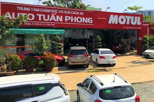 Motul Việt Nam miễn phí thay dầu nhớt xe hơi dịp cuối năm