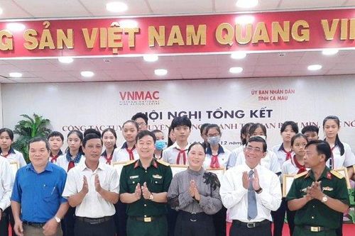 Trao giải cuộc thi phòng tránh tai nạn bom mìn do chiến tranh để lại