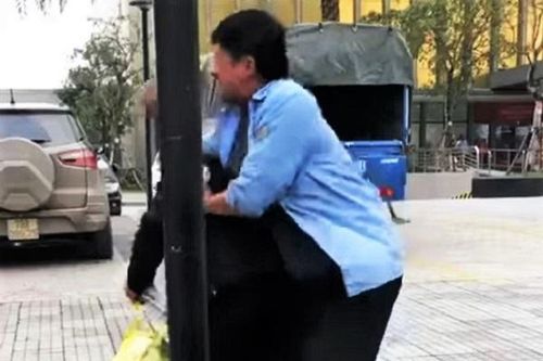 Hà Tĩnh: Triệu tập tài xế xe 'dù' giả xe buýt hành hung khách