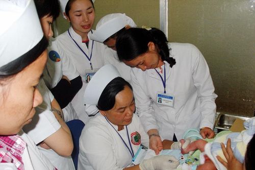 Đẩy mạnh công tác truyền thông về sàng lọc trước sinh và sàng lọc sơ sinh