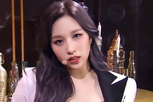 Mỹ nữ Nhật Bản gợi cảm trong đêm nhạc cuối năm