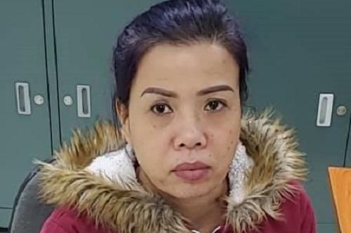 Người đàn bà bị truy nã về tội 'Tổ chức đánh bạc' đã đầu thú