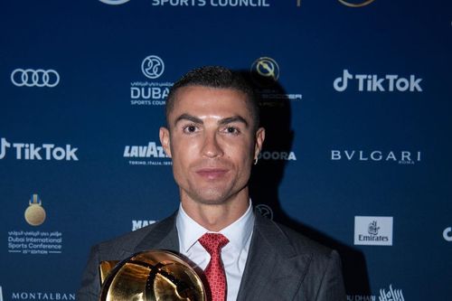 Ronaldo nhận giải 'Cầu thủ xuất sắc nhất thế kỷ XXI'
