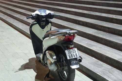 Honda SH hơn 10 năm tuổi biển lộc phát rao bán 180 triệu ở Hà Nội