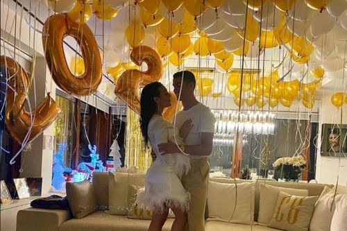 Bạn gái siêu sao Ronaldo khoe thân hình nóng bỏng đón năm mới 2021