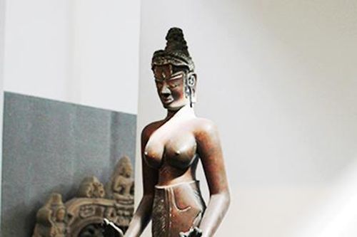Bài 1: Bảo vật quốc gia Tượng Bồ tát Tara đang bị thiếu hai pháp khí quan trọng
