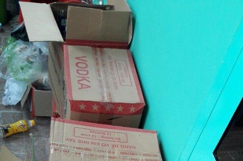 Giật mình với 'công nghệ' sản xuất rượu ngoại giả ở Sài Gòn