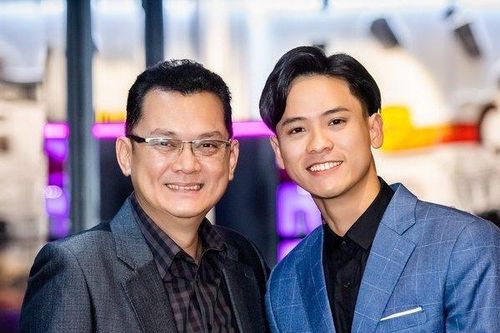 'Bá kiến' và 'Cò' gần gũi trong buổi ra mắt phim Cậu Vàng