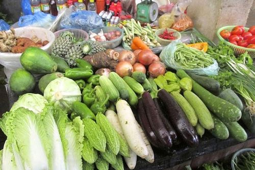 Giá thực phẩm hôm nay 7/1: Giá rau củ giảm, giá thực phẩm tươi sống tăng