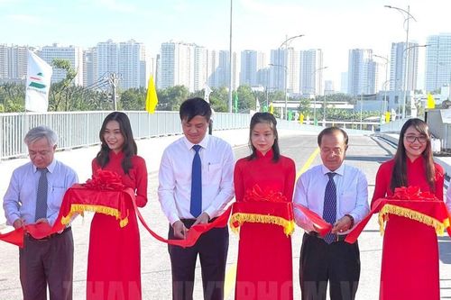 TP.HCM: Sau 8 năm thi công, cầu Phước Lộc chính thức thông xe