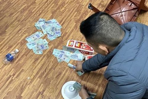 31 người đánh bạc bằng hình thức xóc đĩa