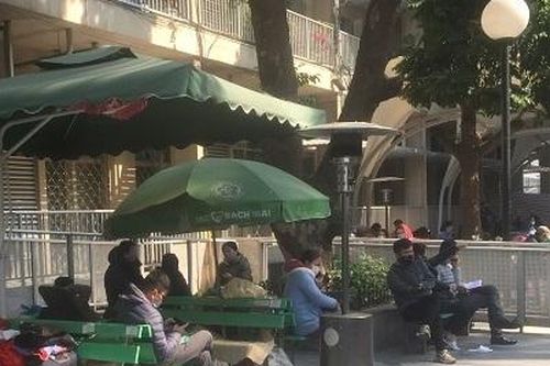 Ấm lòng người bệnh ngày đông giá
