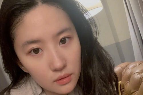Mặt mộc của Lưu Diệc Phi