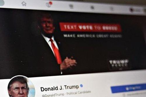 Truyền thông Trung Quốc mỉa mai các công ty khóa tài khoản ông Trump