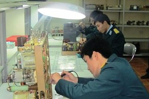 Động lực sáng tạo, làm chủ sửa chữa vũ khí, khí tài tên lửa phòng không