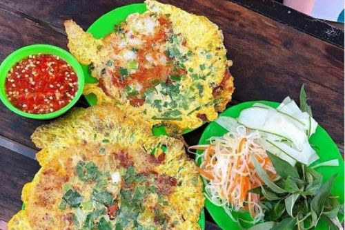 Bánh ép Huế - Đặc sản đường phố